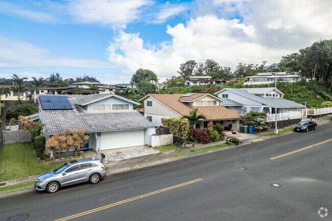 Single family homes are the most common type of dwelling in Ahuimanu.