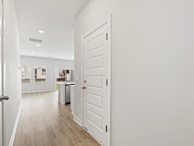 122 Arrow Ct, Greer, SC 29651 - photo 7