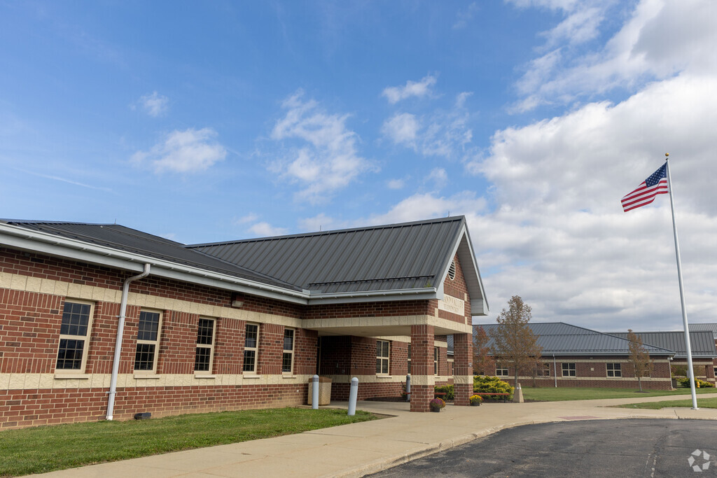 Grand Valley Elementary School provides education in the neighborhood of 
Ashtabula County.