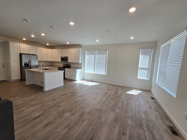 4374 Timnath Pkwy, Timnath, CO 80547 - photo 5