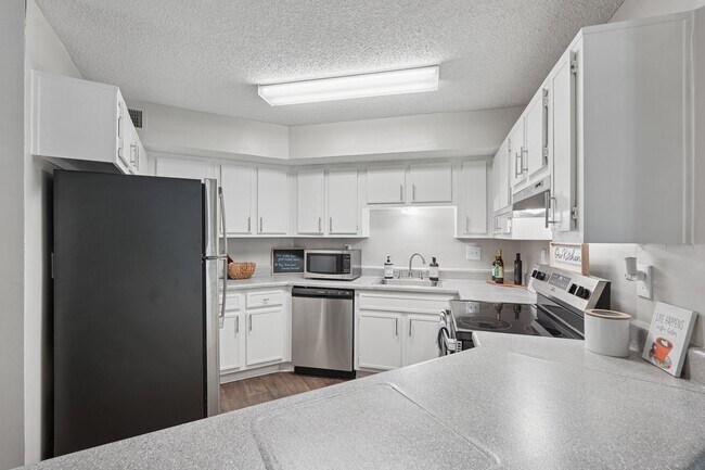 The Overlook Sandy Springs, Atlanta, GA 30350 - photo 5