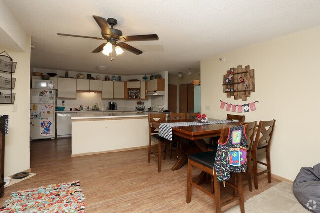 Linnet Circle Apartments, Coon Rapids, MN 55433 - photo 2