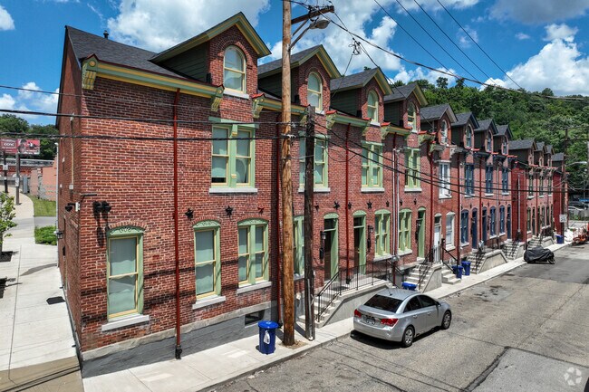 The houses in Perry South are always being renovated and very well maintained.