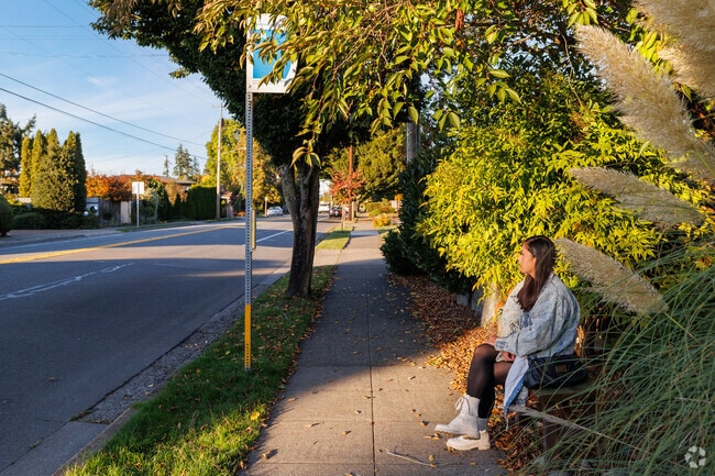 Transit access in Edmonds Bowl makes commuting to Seattle and Everett simple.