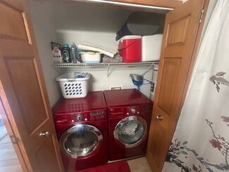 530 Windstone Dr Unit 202, Hartland, WI 53029