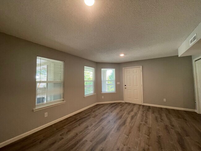 Holiday Apartments, Lawrence, KS 66044 - photo 4