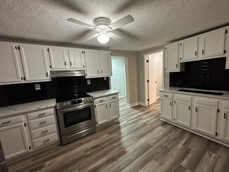 349 W South St, Barnesville, OH 43713