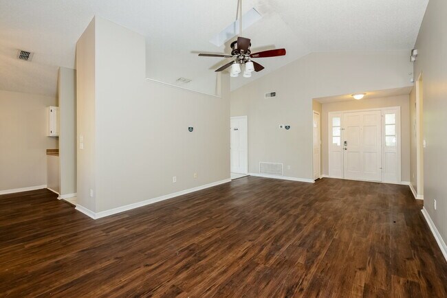 1048 Vernon Loop, Oviedo, FL 32765 - photo 5