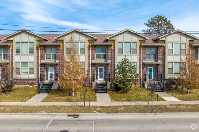 Indianola Hills also has condos for those who enjoy a neighborly atmosphere.