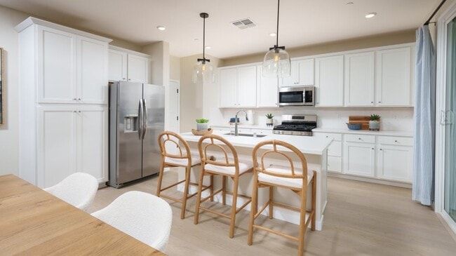 2094 Hesperian Dr, Plumas Lake, CA 95961 - photo 2