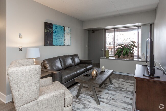 The Village at Gray's Lake Apartments - Des Moines, Des Moines, IA 50321 - photo 6