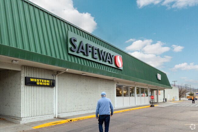 Lincoln Park residents frequent Safeway for their grocery needs.