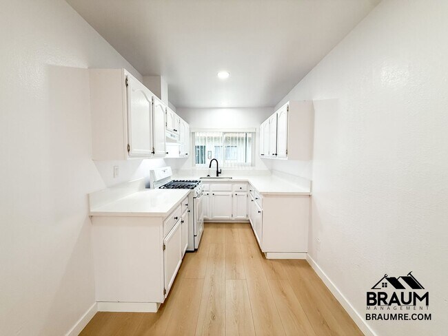 4636 Laurel Canyon Blvd unit 13, Los Angeles, CA 91607 - photo 6