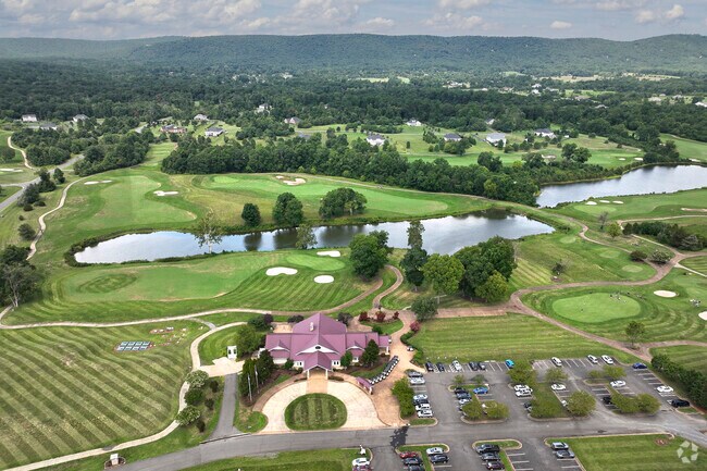 Bull Run Mountain Estates Country Club is a central recreation option in Bull Run Mountain Estates.