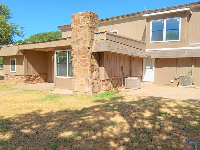 9142 Co Rd 197, Breckenridge, TX 76424 - photo 5