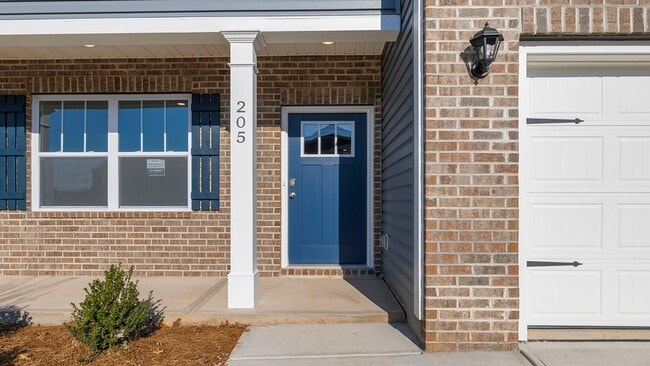 77 Marblewood St, Greenville, SC 29605 - photo 2