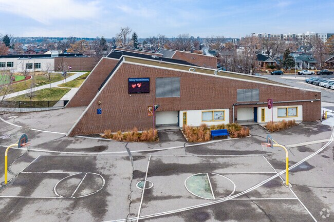 McKinley-Thatcher Elementary School architecture.