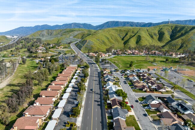 Its not hard to find greenspace in the Muscupiabe neighborhood.