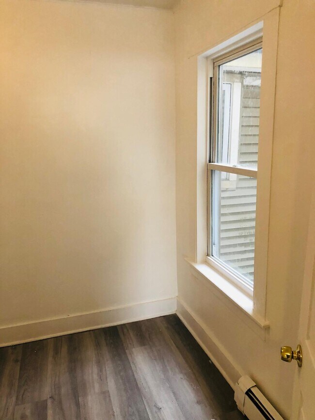 5 Lafayette St unit 5a, Rochester, NH 03867 - photo 6