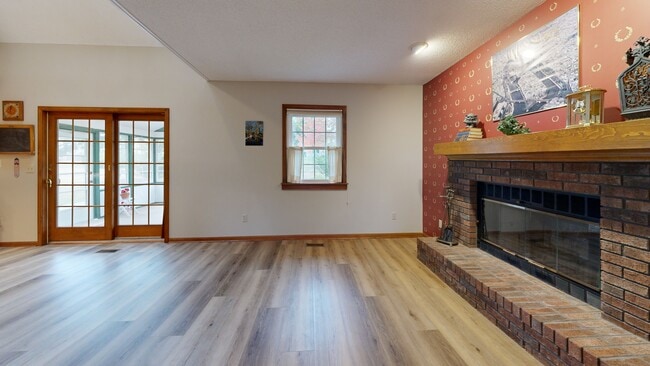 2819 Golden Fields Ct, Fort Wayne, IN 46818 - photo 3