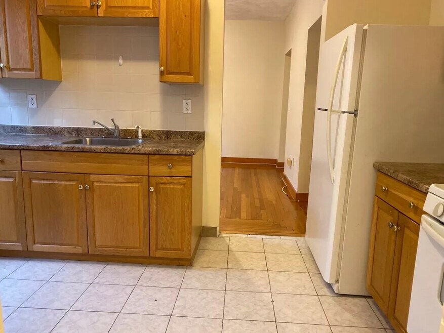 324 Summit Ave unit 3, Brighton, MA 02135 - photo 1