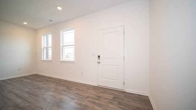 6216 Cascades Dr, Whitestown, IN 46075 - photo 2