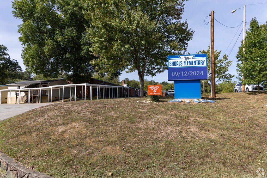 Shoals Elementary School is a public school in Charleston, WV.