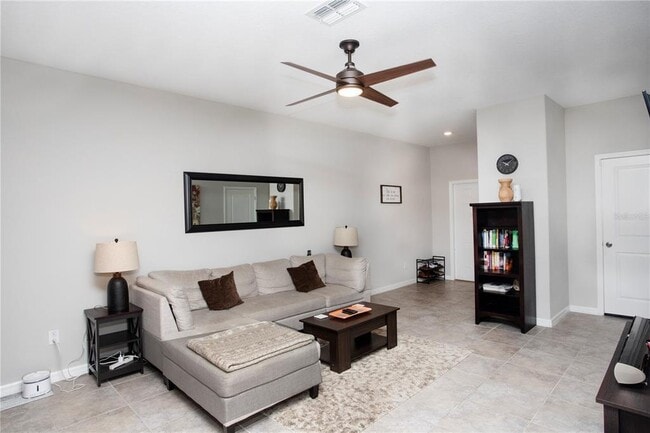 7609 Ginger Lily Ct, Tampa, FL 33619 - photo 3