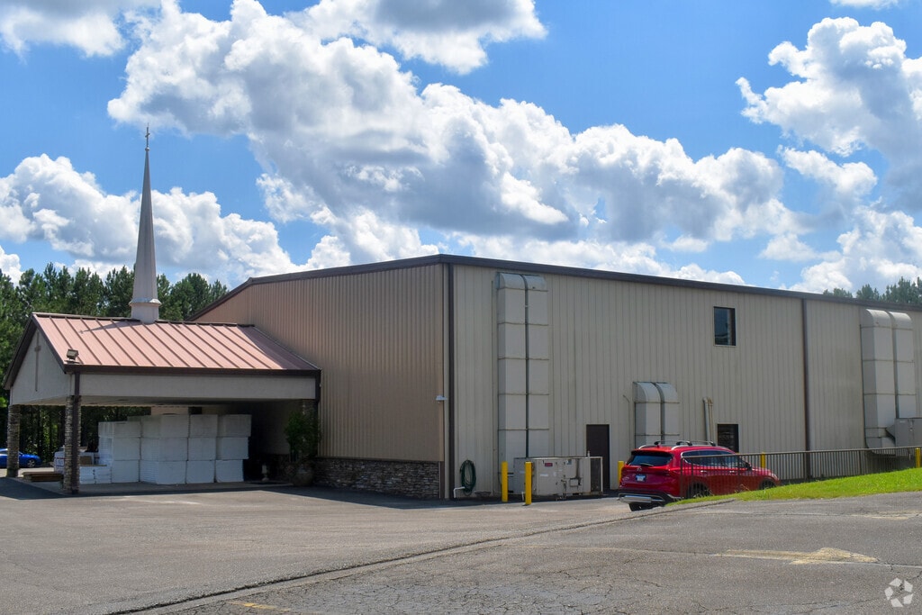 TLE Christian Academy at Gospel Outreach provides private education in the neighborhood-Waleska