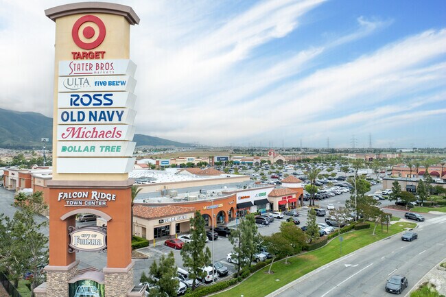 Falcon Ridge Town Center gives Coyote Canyon residents a place to go for shopping and dining.