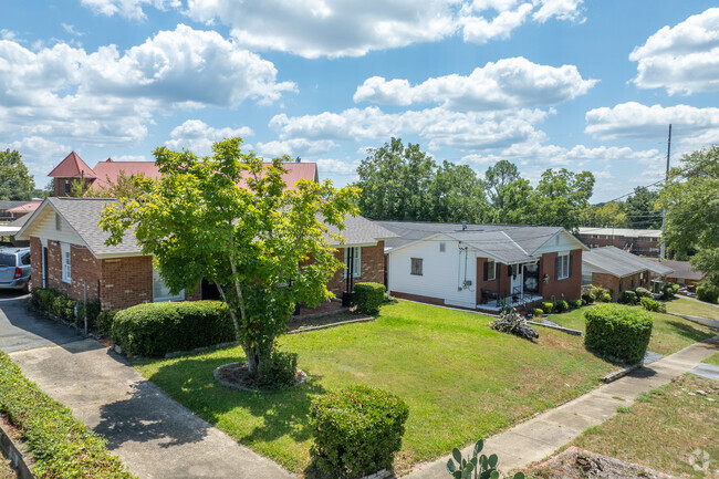 You will find many brick homes in the Bottoms-Meelers Hill neighborhood.