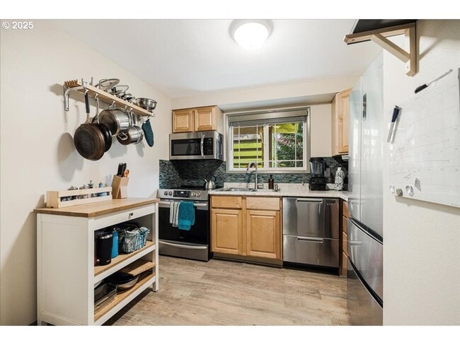 29700 SW Courtside Dr unit 43, Wilsonville, OR 97070 - photo 6