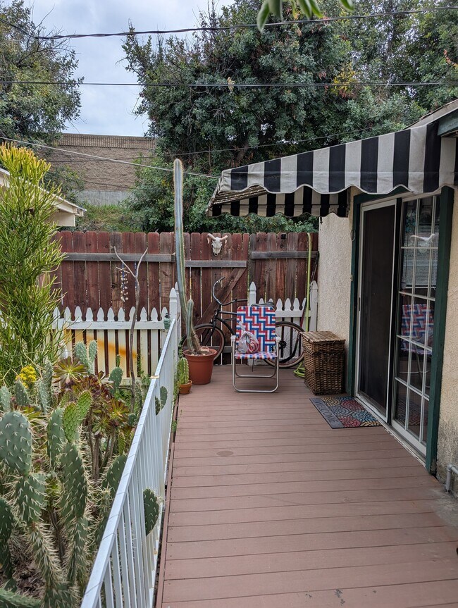 5643 Topeka Dr, Tarzana, CA 91356