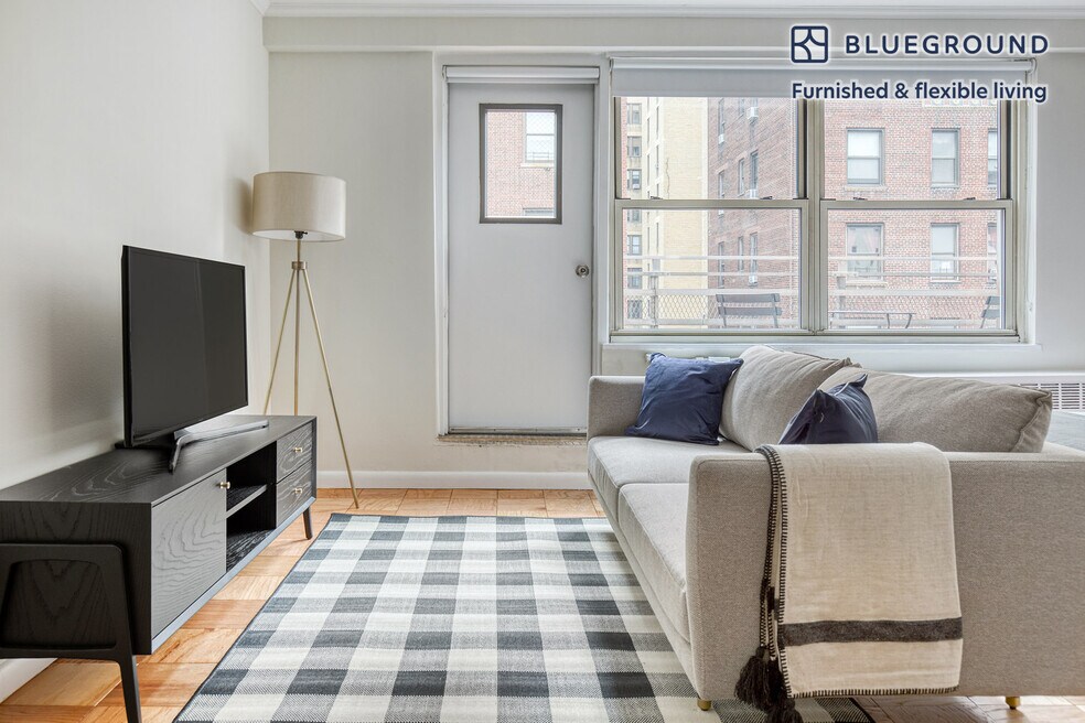 210 W 89th St unit FL11-ID627, New York, NY 10024 - photo 1