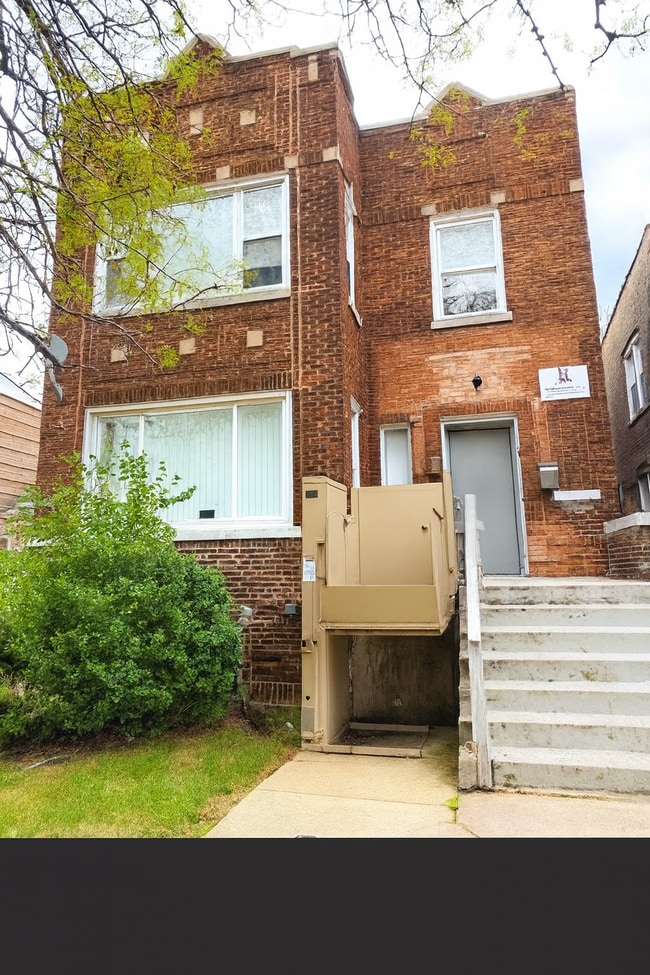 9911 S Hoxie Ave Unit 1, Chicago, IL 60617