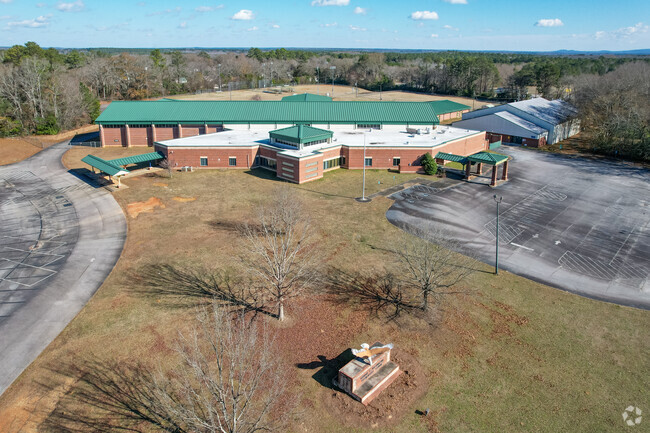 George E. Washington Elementary School is located at 18425 Main St, Woodbury, GA 30293.