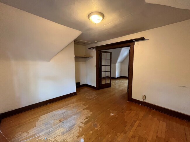 1037 Jenifer St unit 3, Madison, WI 53703 - photo 7