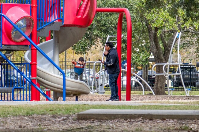 Independence Park near Lobdell-Wooddale offers pavilions and family activities.