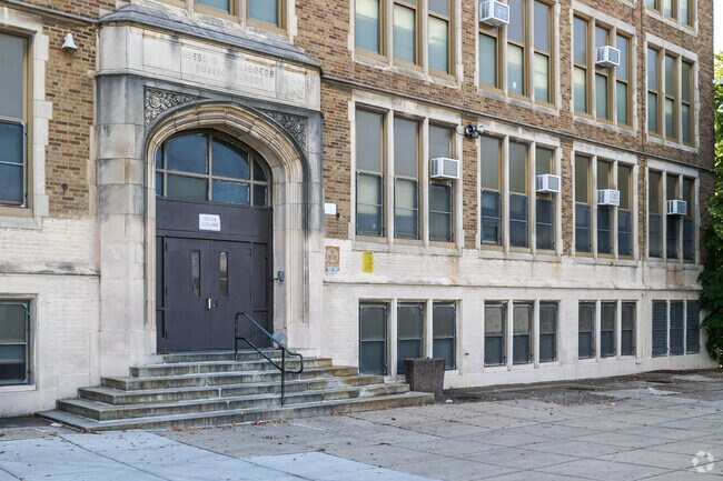 Avery Harrington School has a student teacher ratio of roughly 12 to 1 according to Niche.