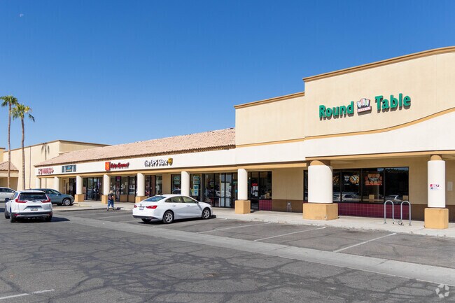 Small shopping centers can be found throughout El Pueblocito.