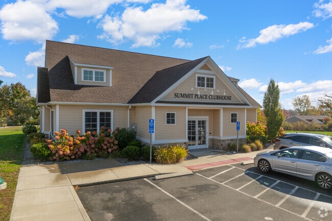 Summit Place - 1 Month Free, Branford, CT 06405 - photo 7