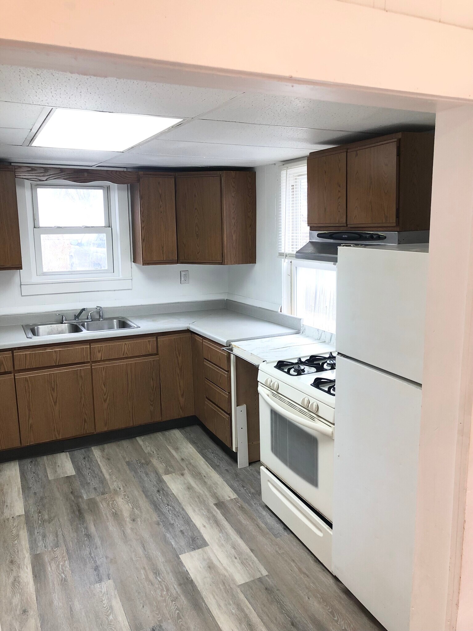 713 E Michigan St unit 713, Adrian, MI 49221 - photo 1