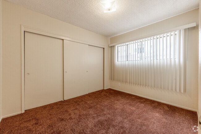 Crest View Apartments, Los Angeles, CA 90065 - photo 4