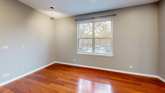 1090 Maubert Ct, Carol Stream, IL 60188 - photo 3