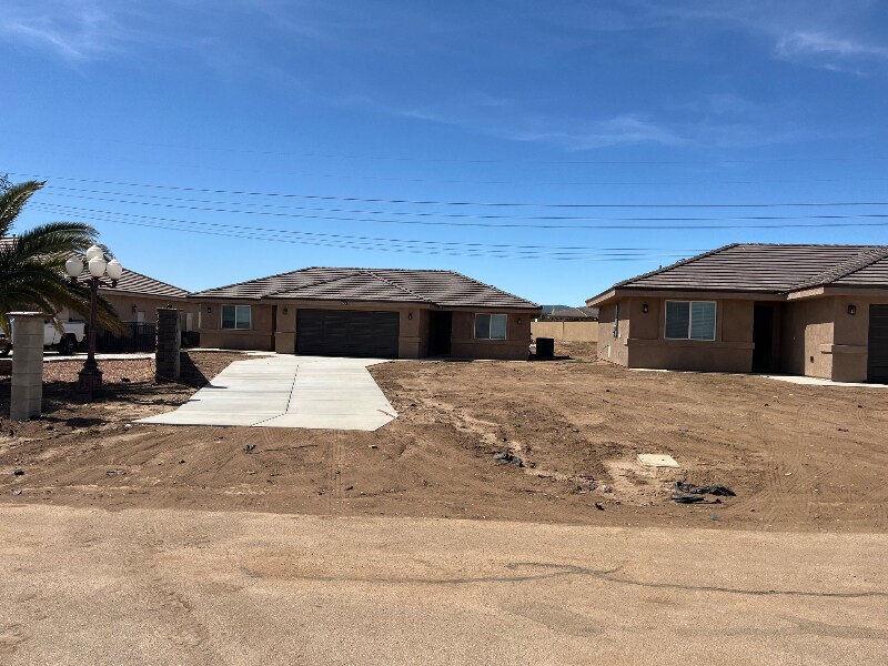 12327 Farmington St unit 2B, Oak Hills, CA 92344 - photo 1