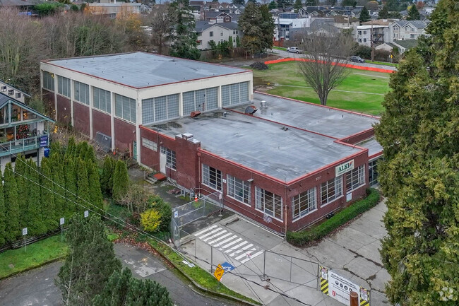 Alki Elementary School serves students in grades K-5.