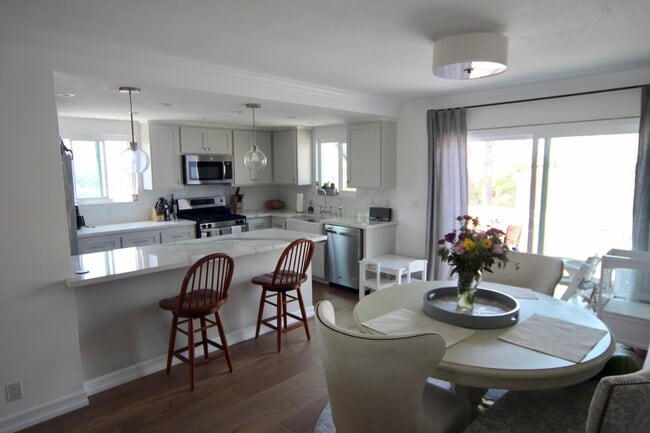 800 N Juanita Ave, Redondo Beach, CA 90277 - photo 2