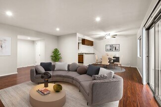 11922 Weddington St, Valley Village, CA 91607