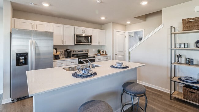 1038 Maple St, Waukee, IA 50263 - photo 4