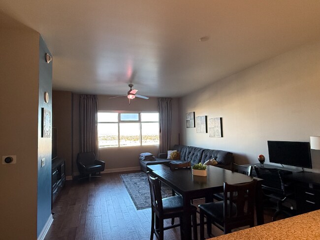 The Ogden unit 918, Las Vegas, NV 89101 - photo 3